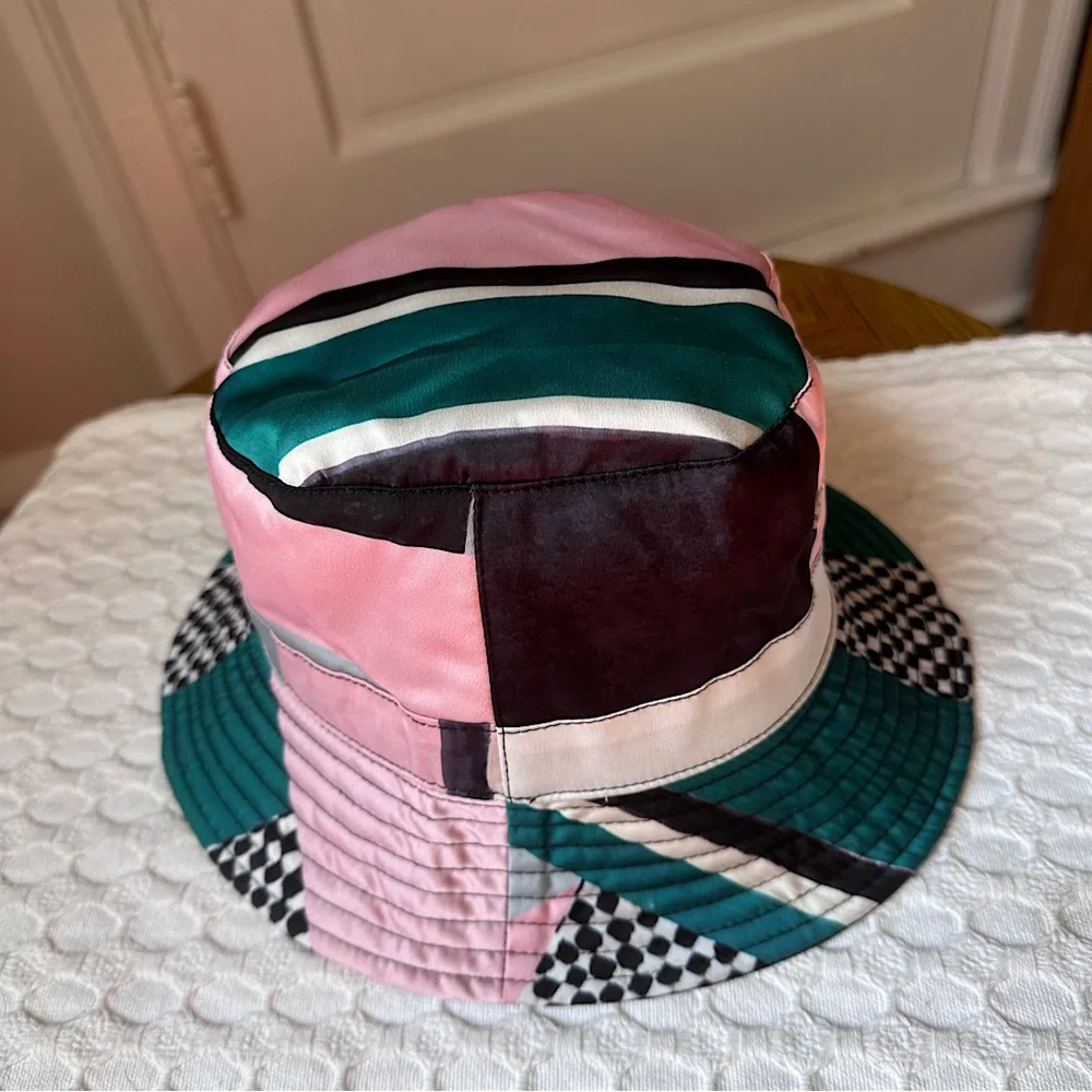 Sergio Tacchini Multi-Color Patterned Bucket Hat - Pink & Teal